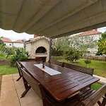 K&f Borik Apartman Zára