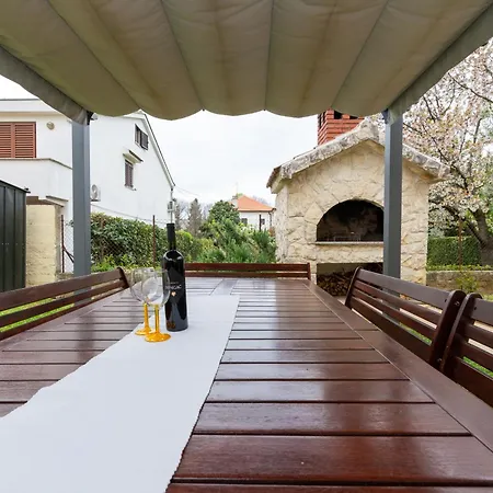 K&f Borik Apartamento *