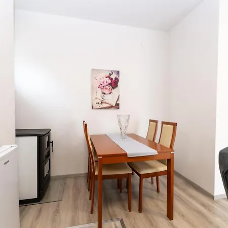 K&f Borik Apartamento *