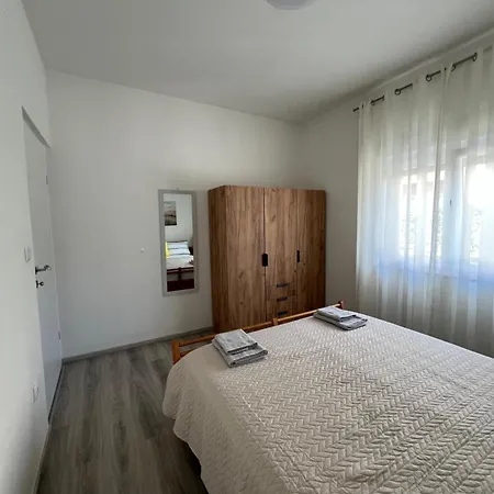 K&f Borik Apartamento *